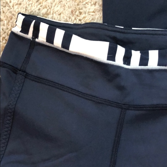 Navy lululemon capris - Picture 2 of 5
